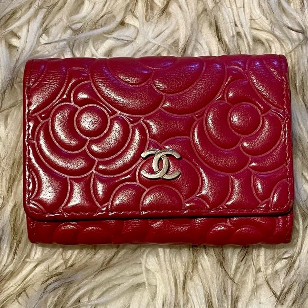 Chanel Quilted Camellia Key Holder - Picture 3 of 13